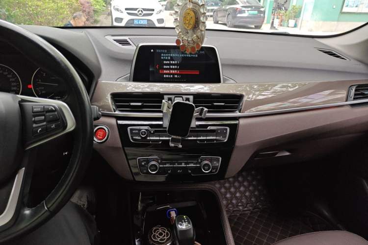 Used BMW X1 2018 xDrive20Li Luxury Edition Audio And AC Panel