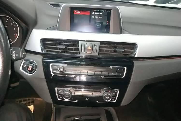 Used BMW X1 2018 sDrive18Li Fashion Model Audio And AC Panel