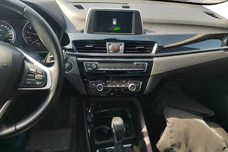 Used BMW X1 2018 sDrive18Li Luxury Model Audio And AC Panel