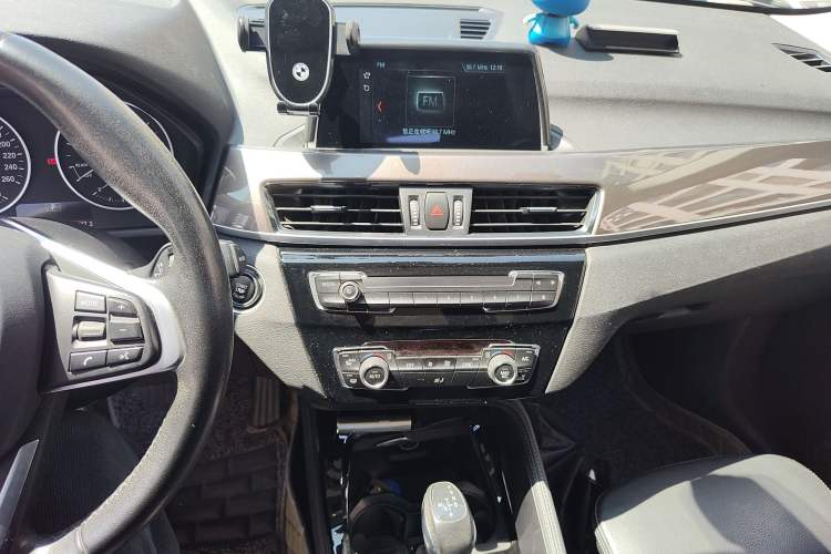 Used BMW X1 2018 sDrive18Li Luxury Model Audio And AC Panel