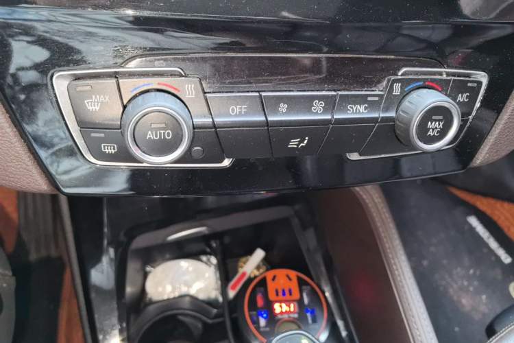 Used BMW X1 2018 sDrive18Li Luxury Model Audio And AC Panel