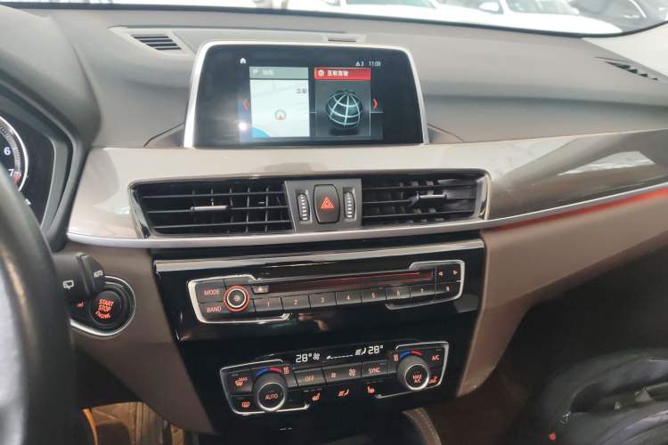 Used BMW X1 2018 xDrive20Li Luxury Edition Audio And AC Panel