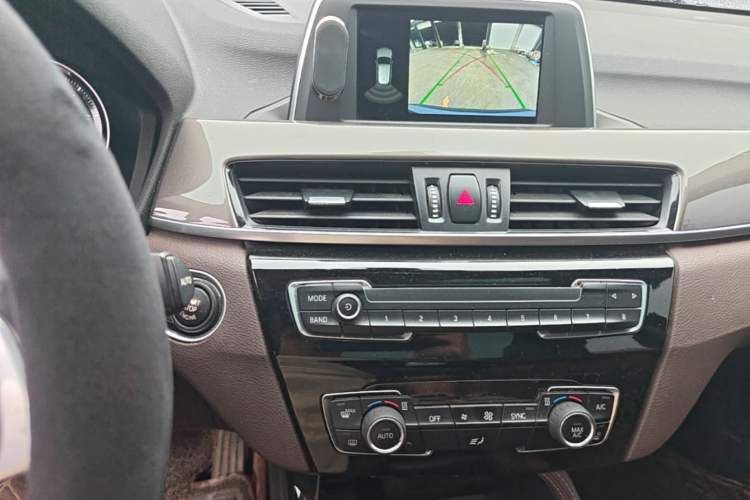 Used BMW X1 2018 sDrive18Li Luxury Model Audio And AC Panel