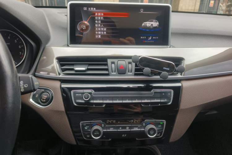 Used BMW X1 2018 sDrive18Li Luxury Model Audio And AC Panel