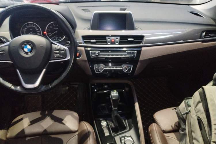 Used BMW X1 2018 sDrive18Li Luxury Model Audio And AC Panel