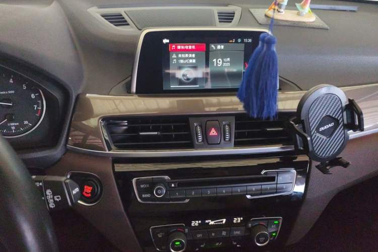 Used BMW X1 2018 xDrive20Li Luxury Edition Audio And AC Panel