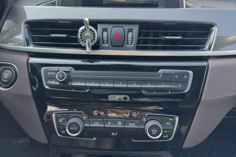 Used BMW X1 2018 sDrive18Li Luxury Model Audio And AC Panel