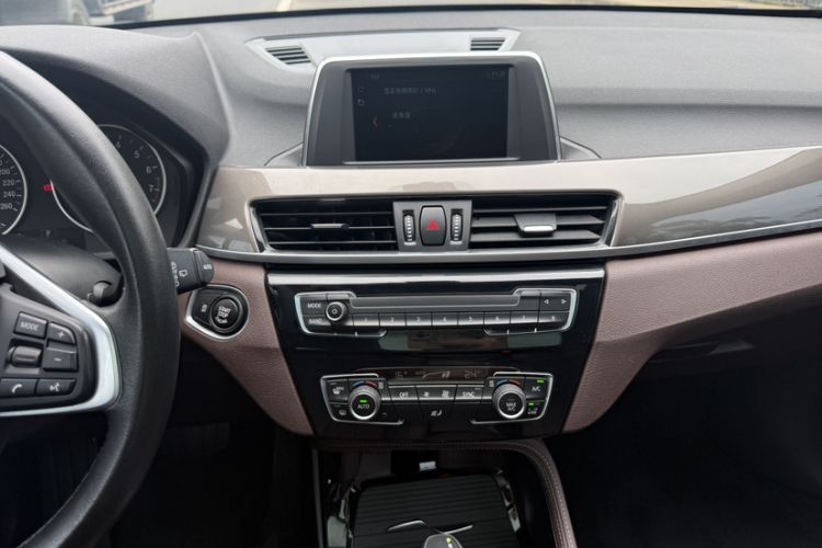 Used BMW X1 2018 sDrive18Li Luxury Model Audio And AC Panel