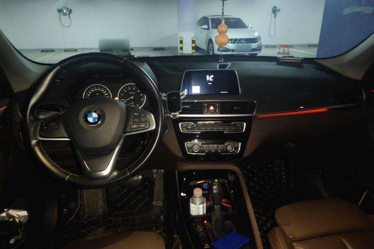 Used BMW X1 2018 xDrive20Li Luxury Edition Center Console