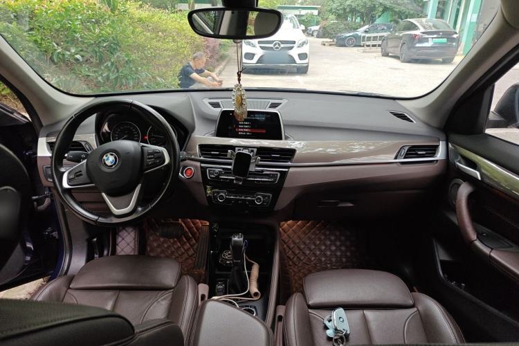 Used BMW X1 2018 xDrive20Li Luxury Edition Center Console