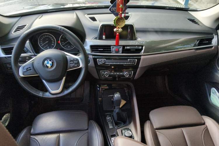 Used BMW X1 2018 sDrive18Li Luxury Model Center Console