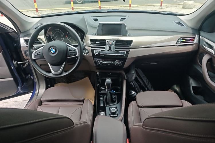 Used BMW X1 2018 sDrive18Li Luxury Model Center Console