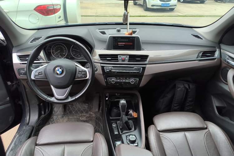 Used BMW X1 2018 sDrive18Li Luxury Model Center Console