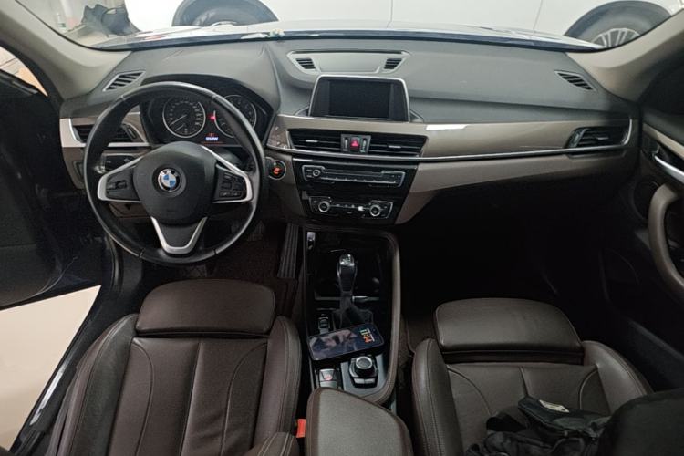 Used BMW X1 2018 sDrive18Li Luxury Model Center Console