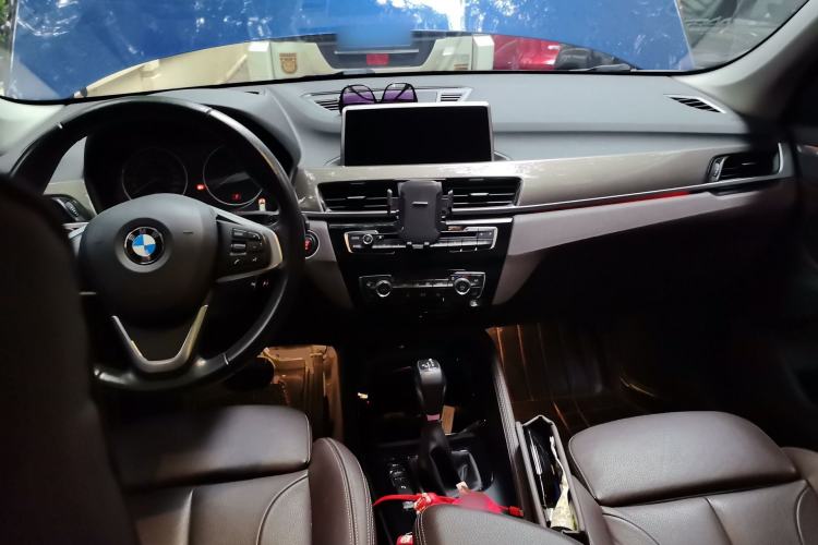 Used BMW X1 2018 xDrive20Li Luxury Model Center Console