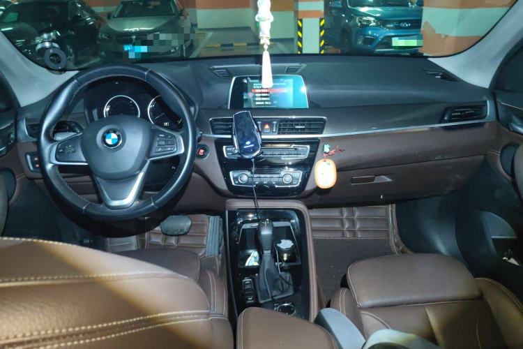 Used BMW X1 2018 xDrive20Li Luxury Edition Center Console