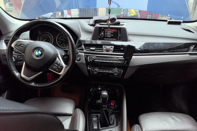 Used BMW X1 2018 sDrive18Li Luxury Model Center Console
