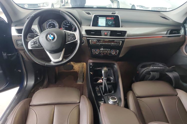 Used BMW X1 2018 xDrive20Li Luxury Edition Center Console