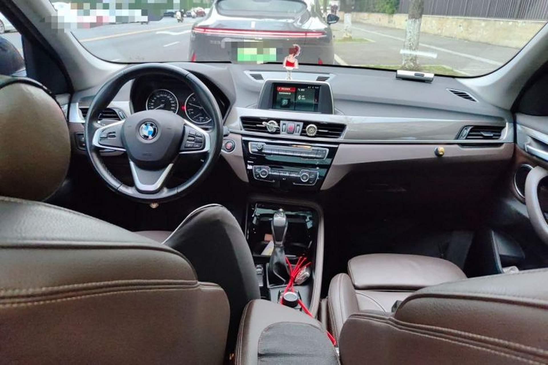 Used BMW X1 2018 sDrive18Li Luxury Model Center Console