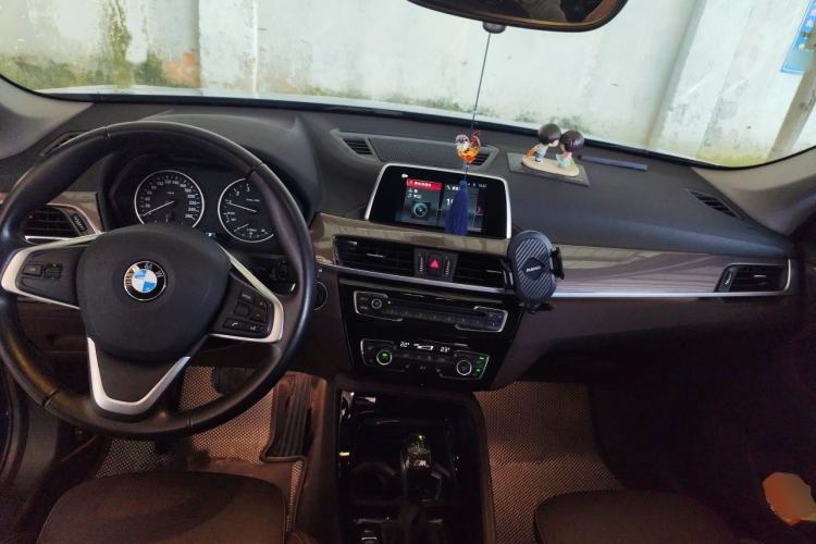 Used BMW X1 2018 xDrive20Li Luxury Edition Center Console