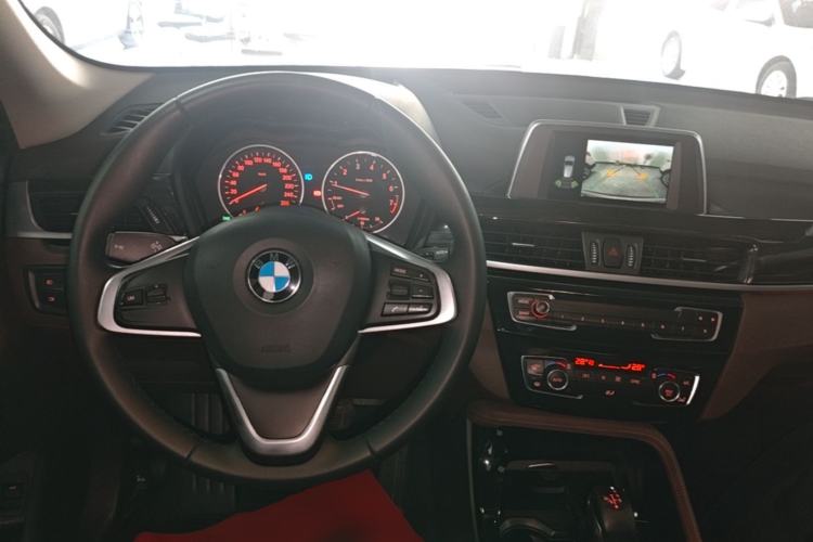 Used BMW X1 2018 sDrive18Li Luxury Model Center Console