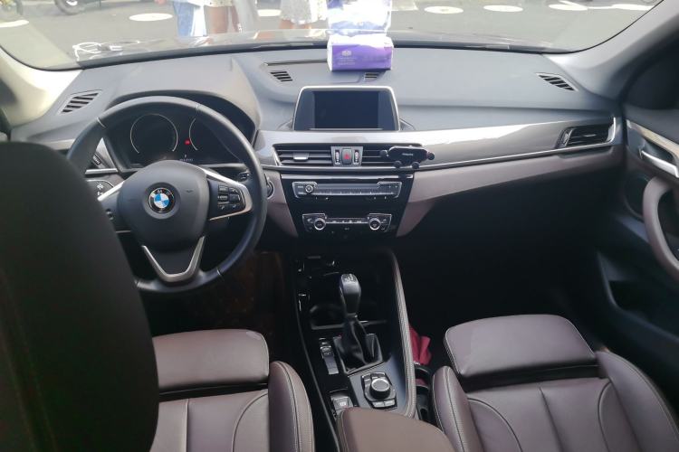 Used BMW X1 2018 sDrive18Li Luxury Model Center Console