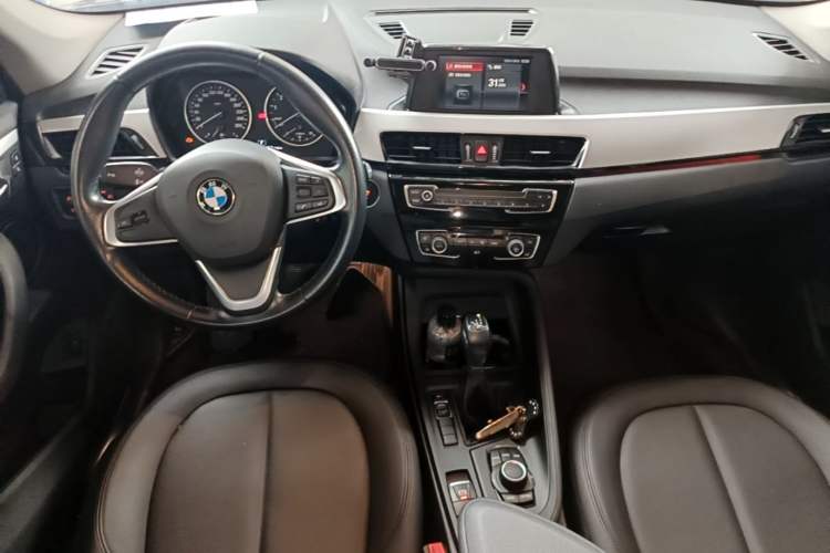 Used BMW X1 2018 sDrive20Li Leading Model Center Console