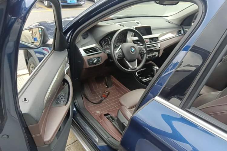 Used BMW X1 2018 xDrive20Li Luxury Edition Driver Seat