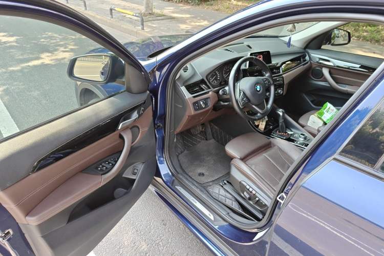 Used BMW X1 2018 xDrive20Li Luxury Edition Driver Seat
