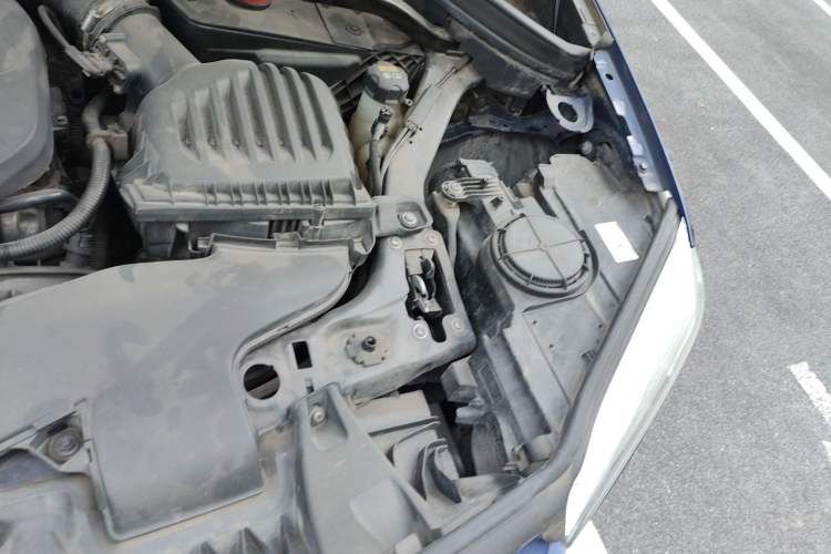 Used BMW X1 2018 sDrive18Li Fashion Model Engine Bay Left