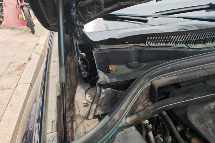 Used BMW X1 2018 sDrive20Li Leading Model Engine Bay Right