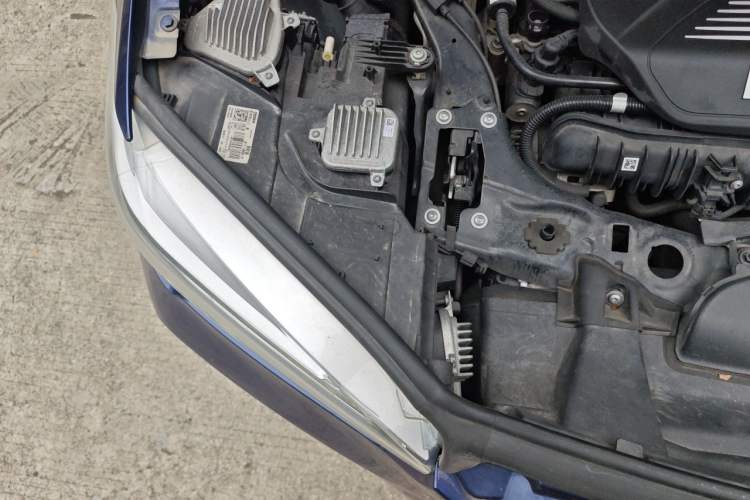 Used BMW X1 2018 sDrive20Li Leading Model Engine Bay Right