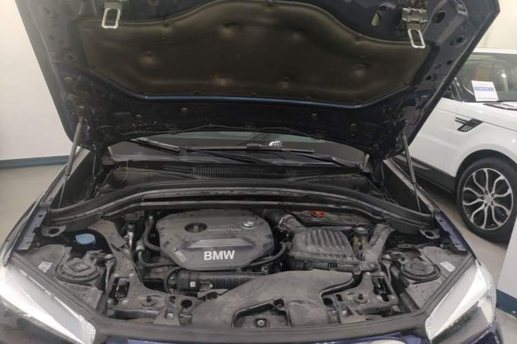Used BMW X1 2018 sDrive18Li Fashion Model Engine Bay