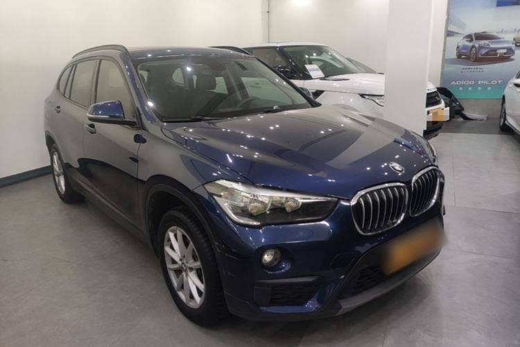 Used BMW X1 2018 sDrive18Li Fashion Model Front Right 45 Deg