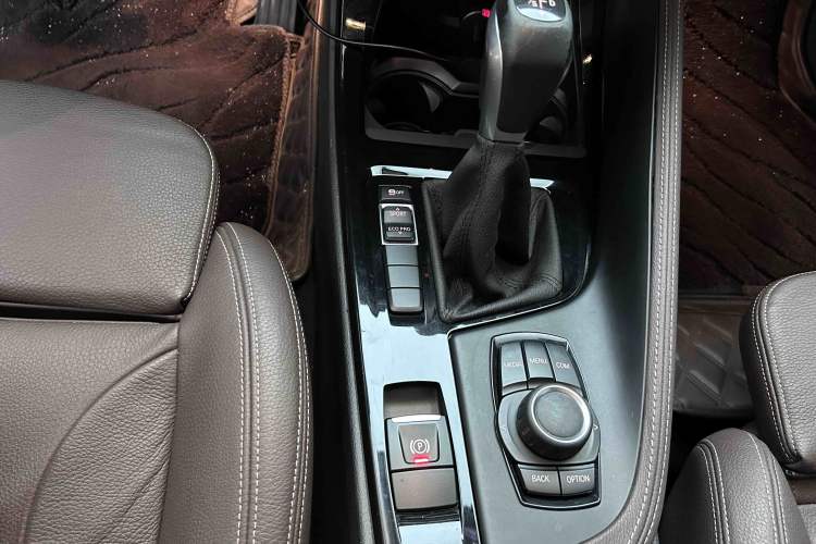 Used BMW X1 2018 sDrive18Li Luxury Model Gear Lever