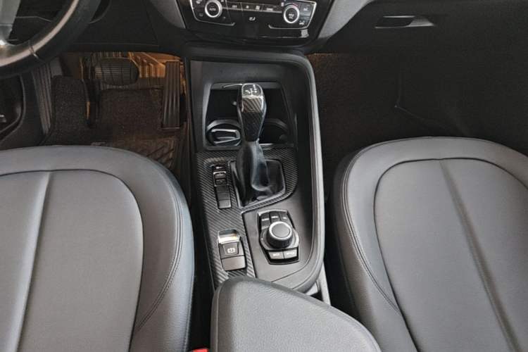 Used BMW X1 2018 sDrive20Li Leading Model Gear Lever