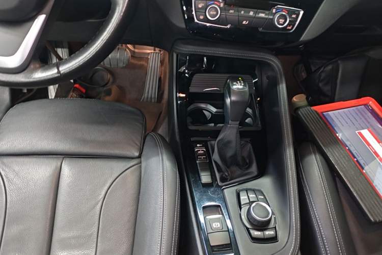 Used BMW X1 2018 sDrive18Li Luxury Model Gear Lever