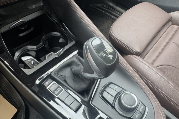 Used BMW X1 2018 sDrive18Li Luxury Model Gear Lever