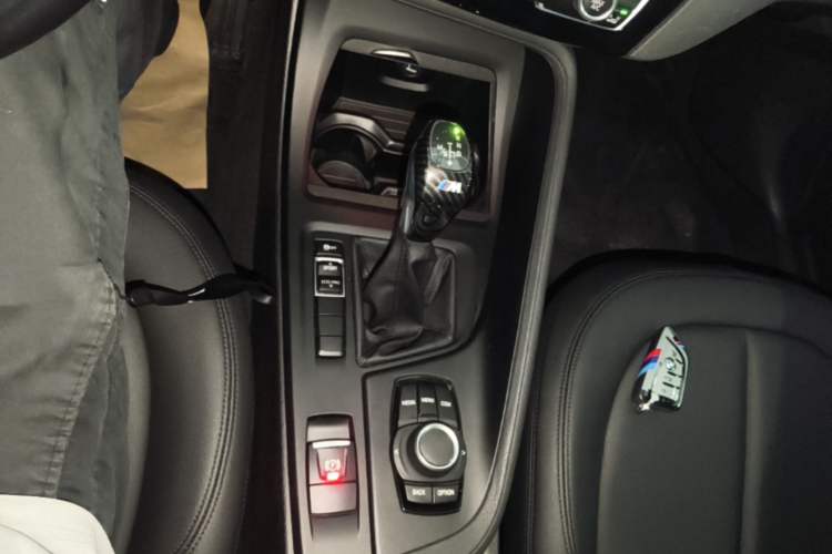 Used BMW X1 2018 sDrive20Li Leading Model Gear Lever