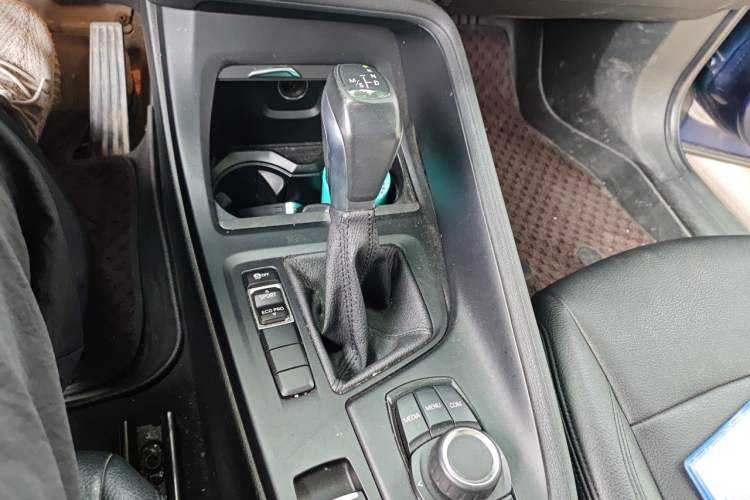 Used BMW X1 2018 sDrive20Li Leading Model Gear Lever