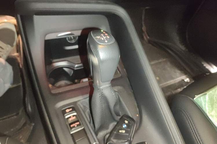 Used BMW X1 2018 sDrive20Li Leading Model Gear Lever