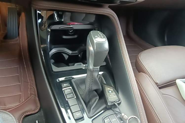Used BMW X1 2018 xDrive20Li Luxury Edition Gear Lever