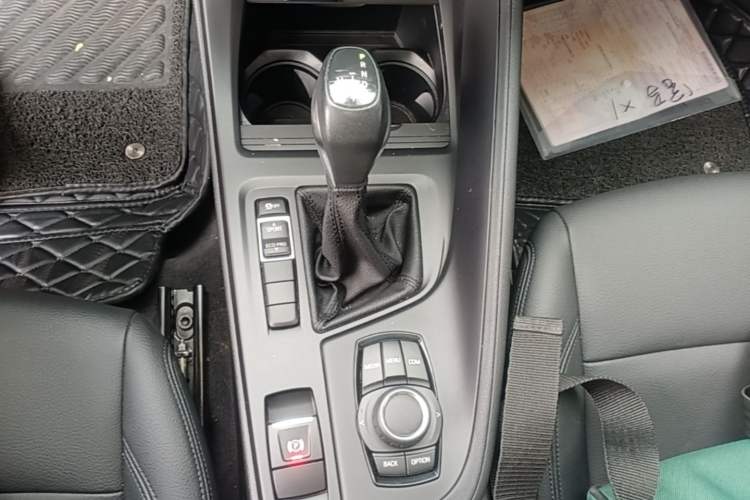 Used BMW X1 2018 sDrive20Li Leading Model Gear Lever