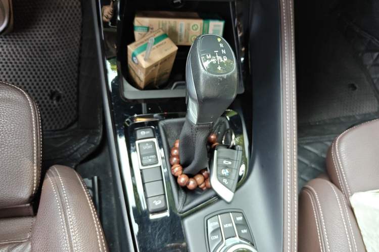 Used BMW X1 2018 xDrive20Li Luxury Edition Gear Lever