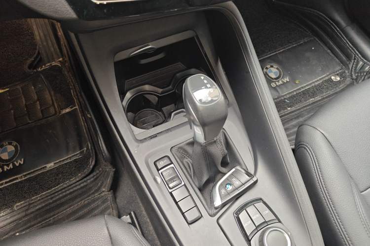 Used BMW X1 2018 sDrive20Li Leading Model Gear Lever