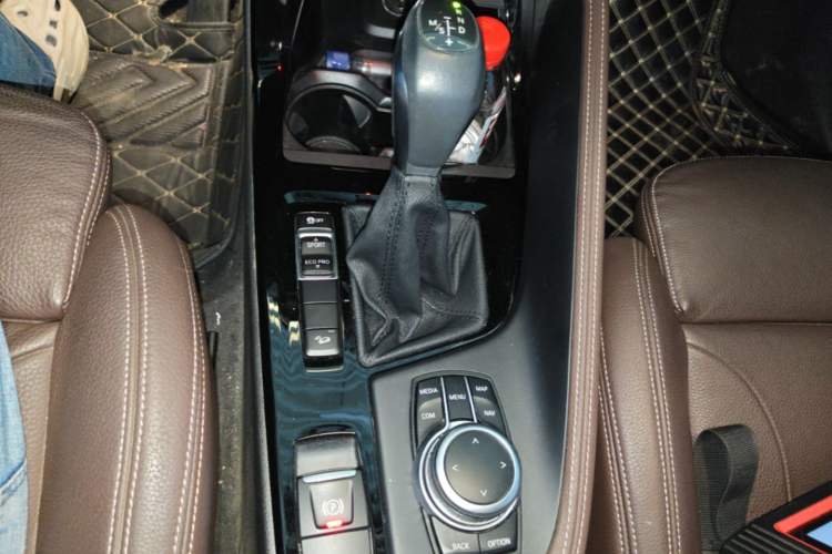 Used BMW X1 2018 xDrive20Li Luxury Edition Gear Lever
