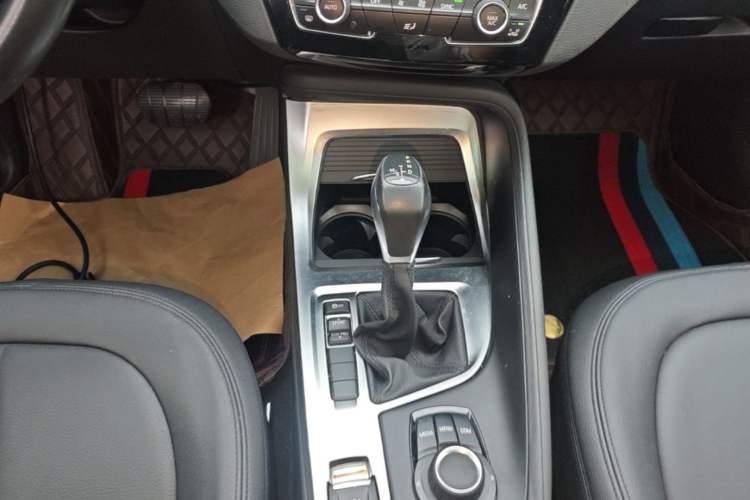 Used BMW X1 2018 sDrive20Li Leading Model Gear Lever