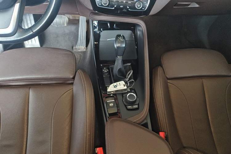 Used BMW X1 2018 sDrive18Li Luxury Model Gear Lever