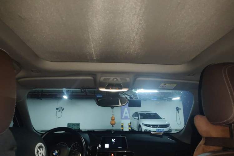 Used BMW X1 2018 xDrive20Li Luxury Edition Headliner