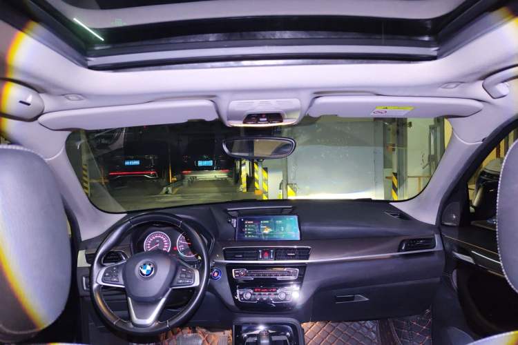 Used BMW X1 2018 xDrive20Li Luxury Model Headliner